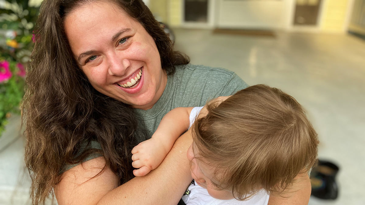 photo of Jo with her daughter